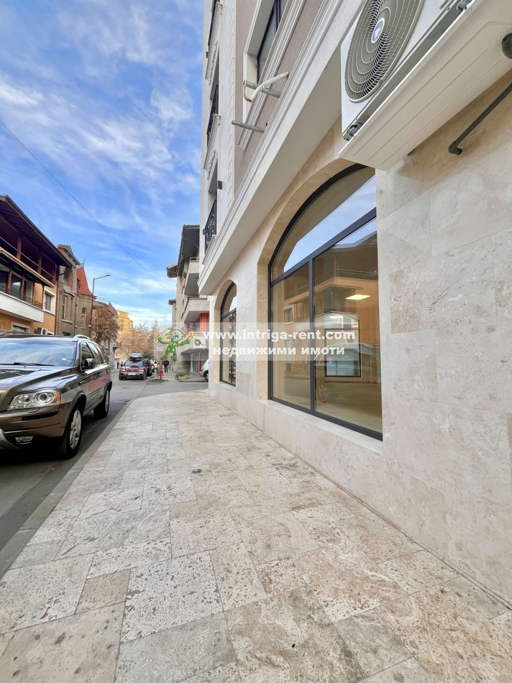 Rent and prosper! Prestigious, luxurious commercial space for rent - new construction, located in the Uchilishni neighborhood of the city of Haskovo.