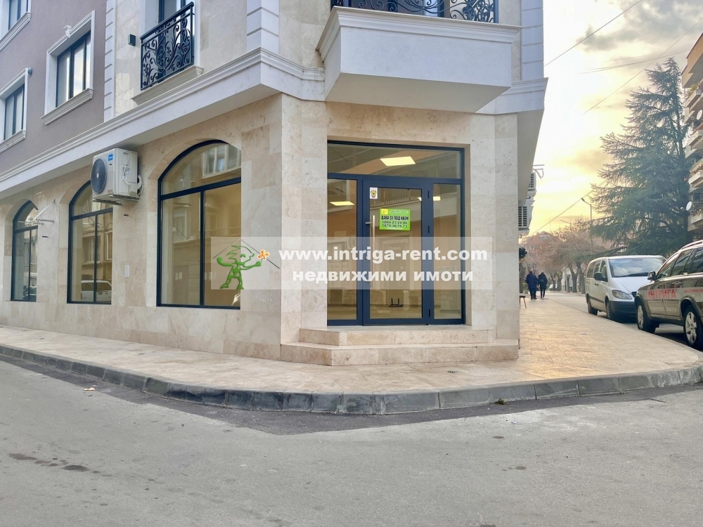 Rent and prosper! Prestigious, luxurious commercial space for rent - new construction, located in the Uchilishni neighborhood of the city of Haskovo.