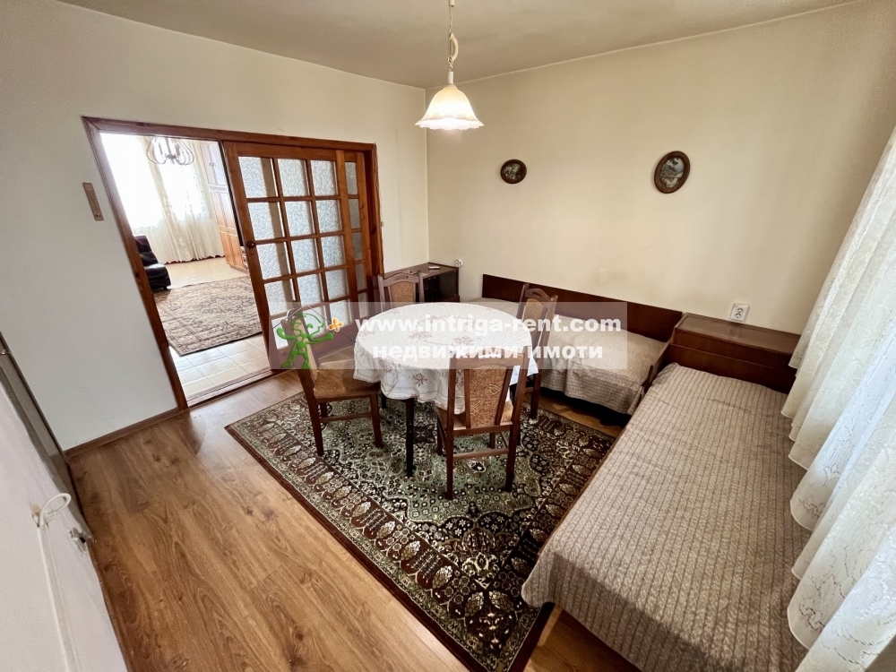Residence with energy efficiency and amenities! Large, monolithic, furnished, two-room apartment for rent, located in the prestigious Lyuben Karavelov neighborhood of the city of Haskovo.