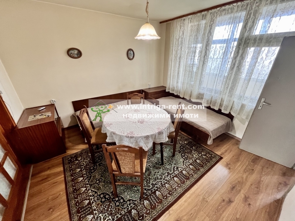 Residence with energy efficiency and amenities! Large, monolithic, furnished, two-room apartment for rent, located in the prestigious Lyuben Karavelov neighborhood of the city of Haskovo.