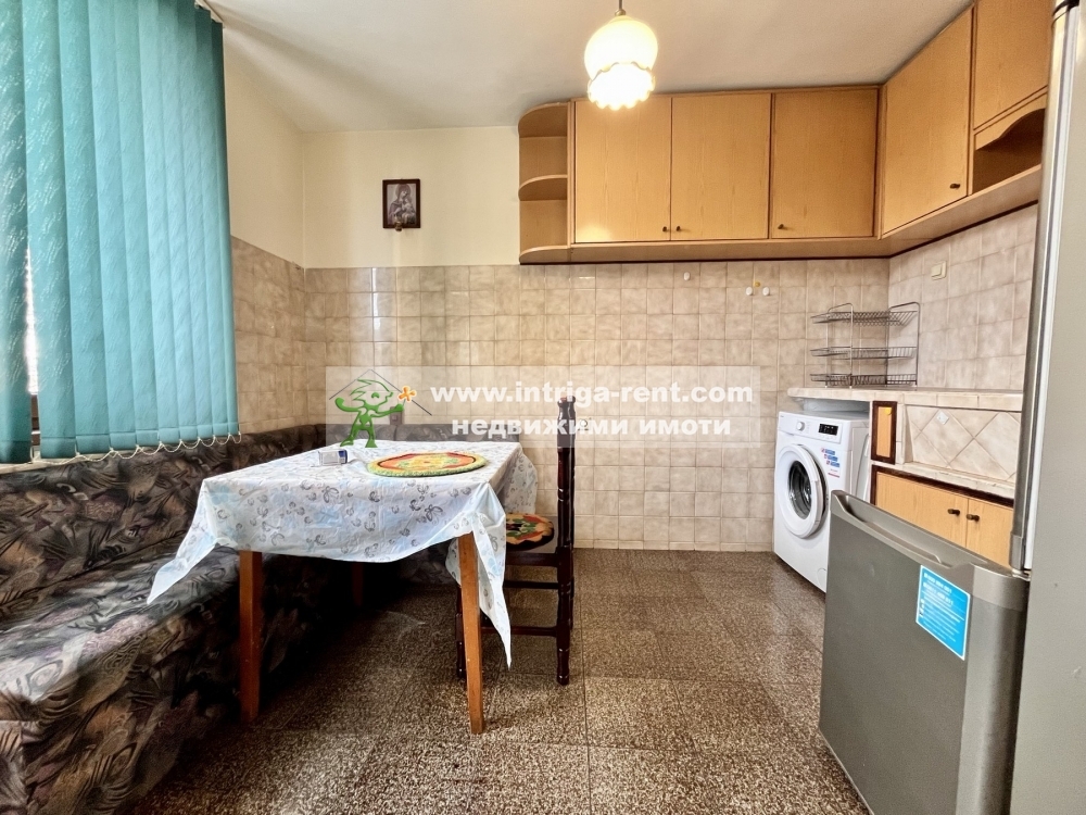 Residence with energy efficiency and amenities! Large, monolithic, furnished, two-room apartment for rent, located in the prestigious Lyuben Karavelov neighborhood of the city of Haskovo.