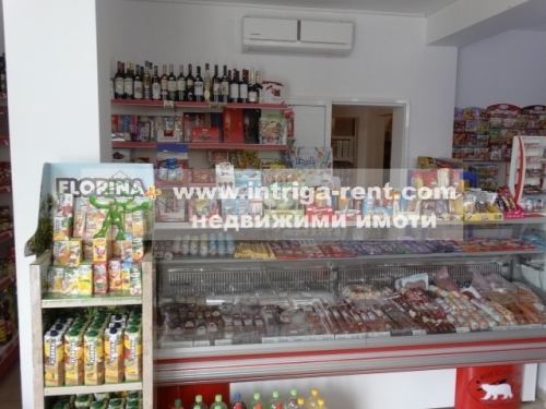 Торговый объект — магазин продовольственных товаров на продажу/в аренду в кв. „Воеводски“, г. Хасково.