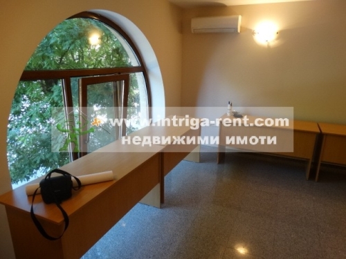 Commercial premises – Representative office/agency for rent in the center of Haskovo.