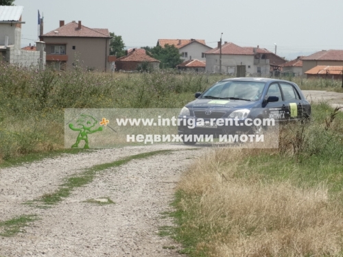 Стопански двор със сграда, ведно с голям парцел в село Войводово, област Хасково.