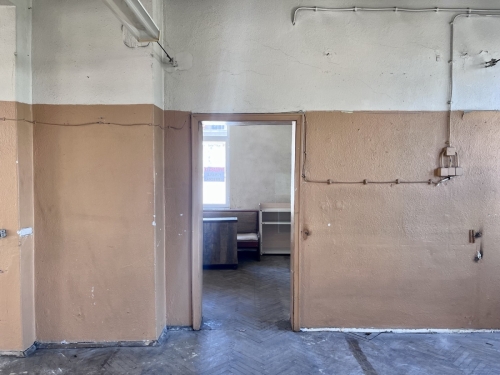 Просторен, представителен офис в сърцето на град Хасково – уникална инвестиционна възможност !