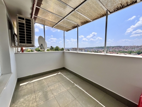 Sun, space and style near Kenana Park - an apartment you'll fall in love with!