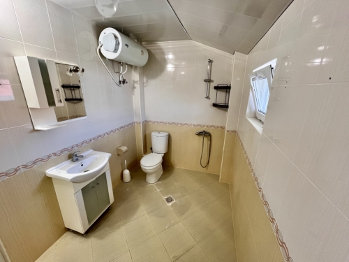 Sun, space and style near Kenana Park - an apartment you'll fall in love with!