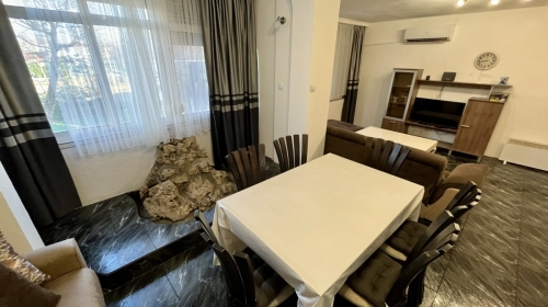 Classic cozy home with a fireplace and three bedrooms - an urban retreat in the center of Haskovo!