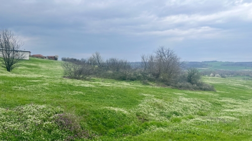 ЕКСКЛУЗИВНО !!! Панорамен селски имот - райски пейзаж в село Родопи, област Хасково!