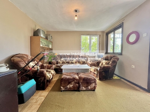 Your idyll in Kenana! A two-story villa with a yard, ready for renovation!