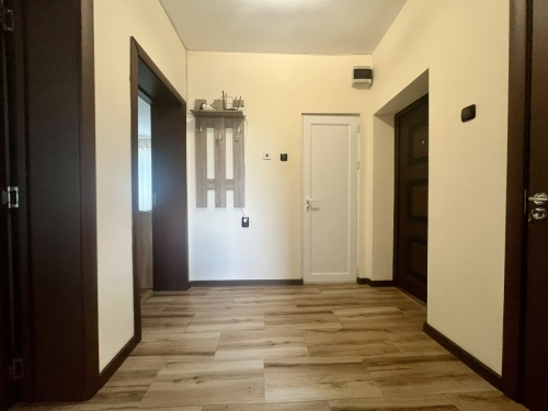Excellent, bright, tidy home! Three-room furnished apartment FOR RENT, located in the Druzhba district of the town of Haskovo.