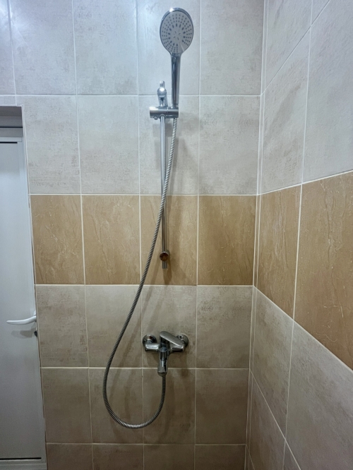 Excellent, bright, tidy home! Three-room furnished apartment FOR RENT, located in the Druzhba district of the town of Haskovo.
