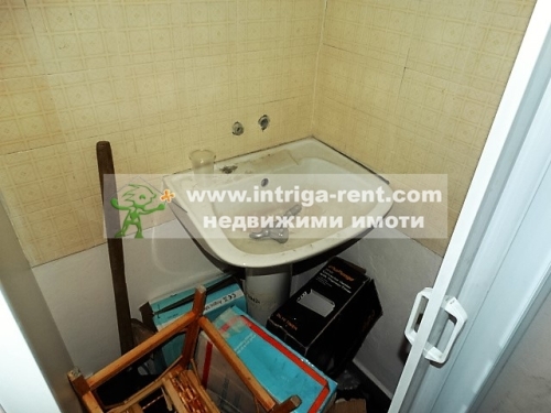 Strategic commercial property!!! Industrial goods shop for rent in the very center of the city of Haskovo.