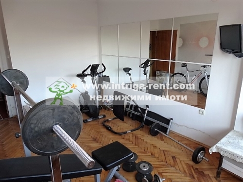 Four-room monolithic apartment for rent, located in the very center of the city of Haskovo.