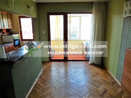 Four-room monolithic apartment for rent, located in the very center of the city of Haskovo.