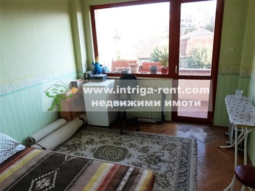 Four-room monolithic apartment for rent, located in the very center of the city of Haskovo.