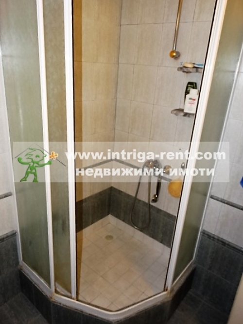 Four-room monolithic apartment for rent, located in the very center of the city of Haskovo.