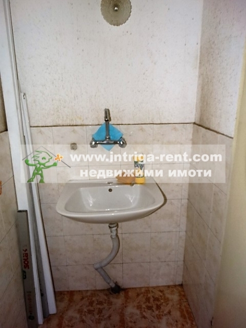 Grocery store for rent, located in the Druzhba neighborhood, city of Haskovo.
