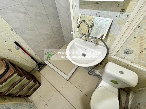 Two-room apartment for rent, located in the Lyuben Karavelov neighborhood of Haskovo.