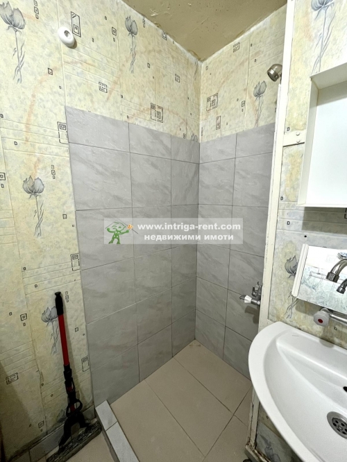 Two-room apartment for rent, located in the Lyuben Karavelov neighborhood of Haskovo.