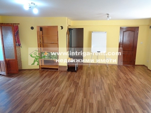 HALL FOR ADMINISTRATIVE AND RECREATIONAL ACTIVITY FOR RENT, located in the Uchilishni neighborhood of the city of Haskovo.
