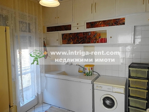 Four-room monolithic apartment for rent with the option to use a private garage, located in the elite Uchilishni neighborhood of Haskovo.