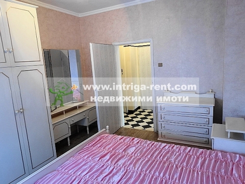 Four-room monolithic apartment for rent with the option to use a private garage, located in the elite Uchilishni neighborhood of Haskovo.