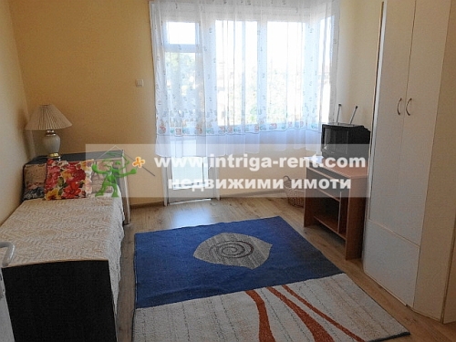 Four-room monolithic apartment for rent with the option to use a private garage, located in the elite Uchilishni neighborhood of Haskovo.