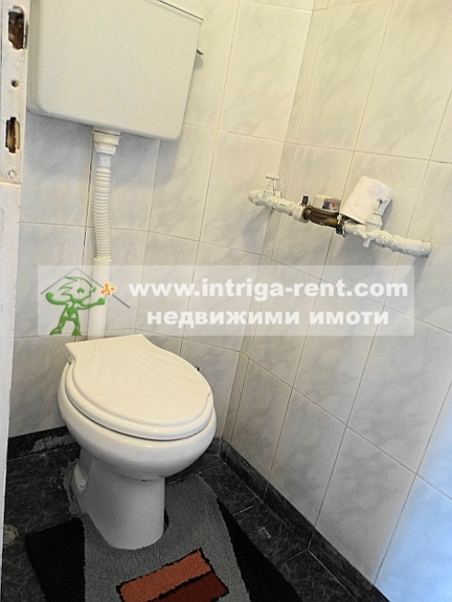 Four-room monolithic apartment for rent with the option to use a private garage, located in the elite Uchilishni neighborhood of Haskovo.