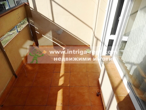 Three-room apartment for rent, located in a newly renovated residential building in the elite Lyuben Karavelov neighborhood, Haskovo.