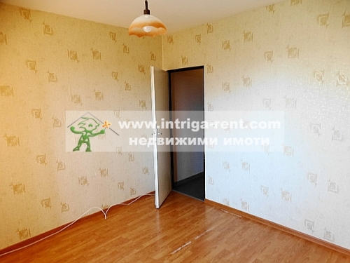 Three-room apartment for rent, located in a newly renovated residential building in the elite Lyuben Karavelov neighborhood, Haskovo.