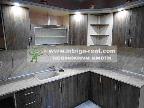 Three-room apartment for rent, located in a newly renovated residential building in the elite Lyuben Karavelov neighborhood, Haskovo.