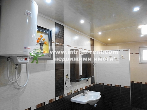 Three-room luxury monolithic apartment for rent — newly built, located in the Mladezhki Halm district of the city of Haskovo.