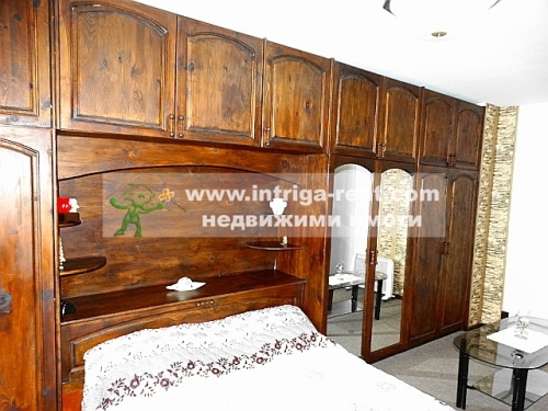 One-room furnished apartment for rent - studio, located in the elite Lyuben Karavelov neighborhood of the city of Haskovo.