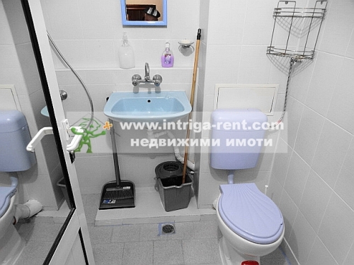 One-room furnished apartment for rent - studio, located in the elite Lyuben Karavelov neighborhood of the city of Haskovo.