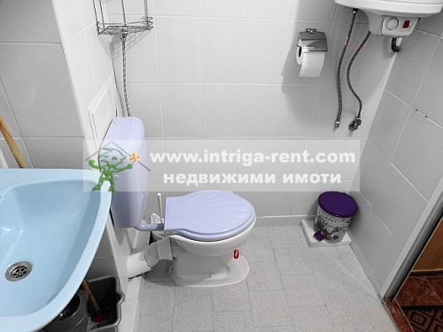 One-room furnished apartment for rent - studio, located in the elite Lyuben Karavelov neighborhood of the city of Haskovo.