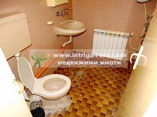 Three-room monolithic apartment for rent, located in the Druzhba district of Haskovo.