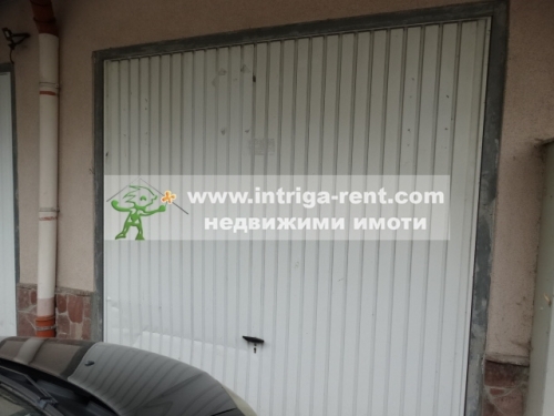Three-room monolithic apartment for rent with a detached garage - new construction, located in the Ovcharski district of Haskovo.