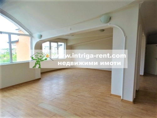 Three-room, semi-furnished apartment located in the Kamenni neighborhood of Haskovo.