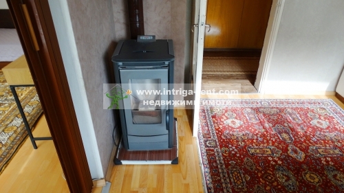 Four-room monolithic apartment with a private parking space for rent, located in the Ovcharski neighborhood of Haskovo.