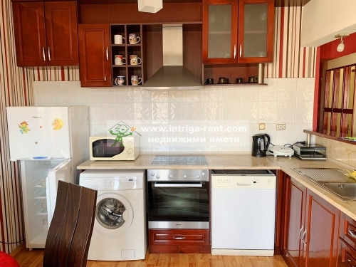 Three-room, fully furnished apartment for rent, with an outdoor parking space, located in the Ovcharski neighborhood of Haskovo.