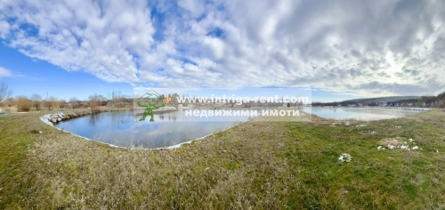 Действащ Рибарник, разположен в село Тракиец, общ.Хасково, обл.Хасково.