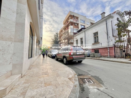 Rent and prosper! Prestigious, luxurious commercial space for rent - new construction, located in the Uchilishni neighborhood of the city of Haskovo.
