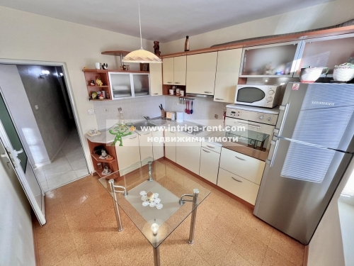 Ideal for a family: Furnished home in a preferred location! Three-room, fully furnished apartment for rent in the Druzhba neighborhood, Haskovo, near the 2nd and 3rd polyclinics.