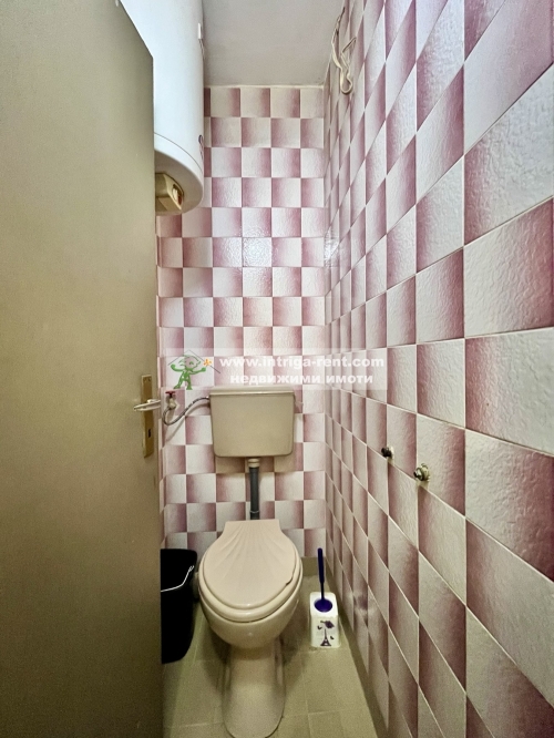 Residence with energy efficiency and amenities! Large, monolithic, furnished, two-room apartment for rent, located in the prestigious Lyuben Karavelov neighborhood of the city of Haskovo.