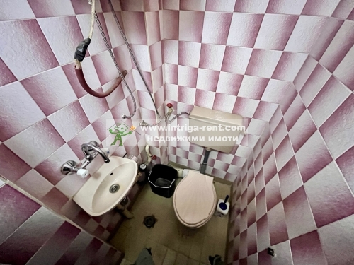 Residence with energy efficiency and amenities! Large, monolithic, furnished, two-room apartment for rent, located in the prestigious Lyuben Karavelov neighborhood of the city of Haskovo.