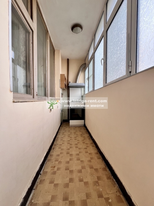Residence with energy efficiency and amenities! Large, monolithic, furnished, two-room apartment for rent, located in the prestigious Lyuben Karavelov neighborhood of the city of Haskovo.