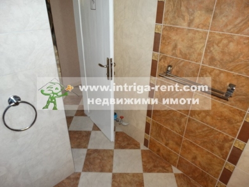 Three-room monolithic apartment for rent, located in the Uchilishni neighborhood of the city of Haskovo.