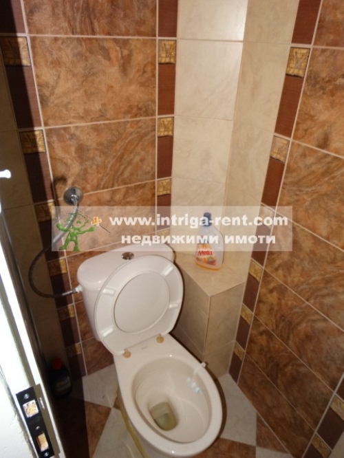 Three-room monolithic apartment for rent, located in the Uchilishni neighborhood of the city of Haskovo.
